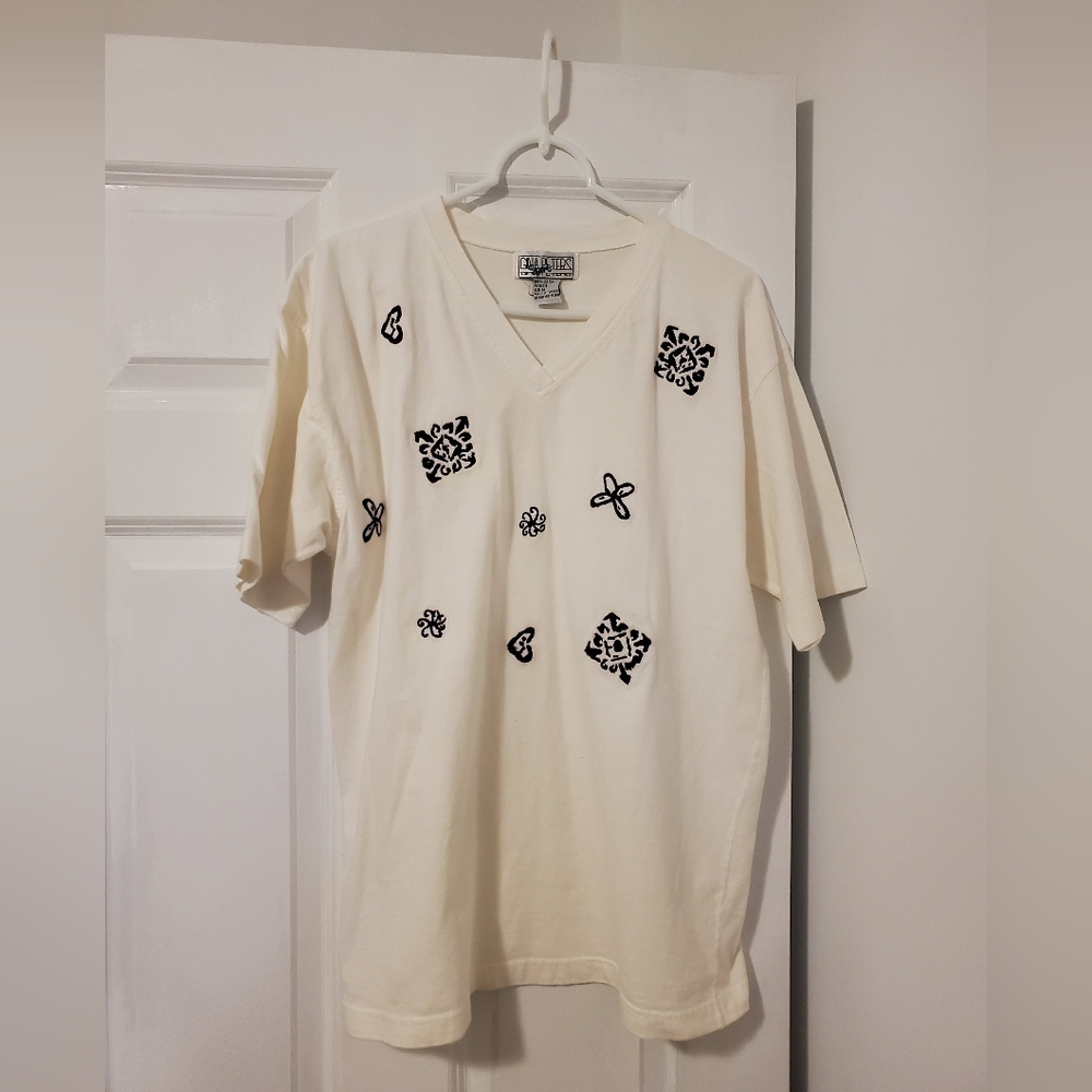 Vintage Gina Peters White V Neck 100% Cotton Embroidered Short Sleeve Shirt